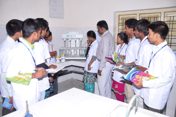 K V K College Of Pharmacy Hyderabad Labs Infrastructure photo 3